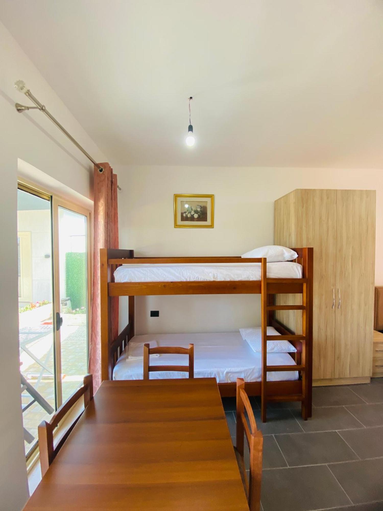 Сasa de vacaciones Holiday Cabins Vlore Vlorë