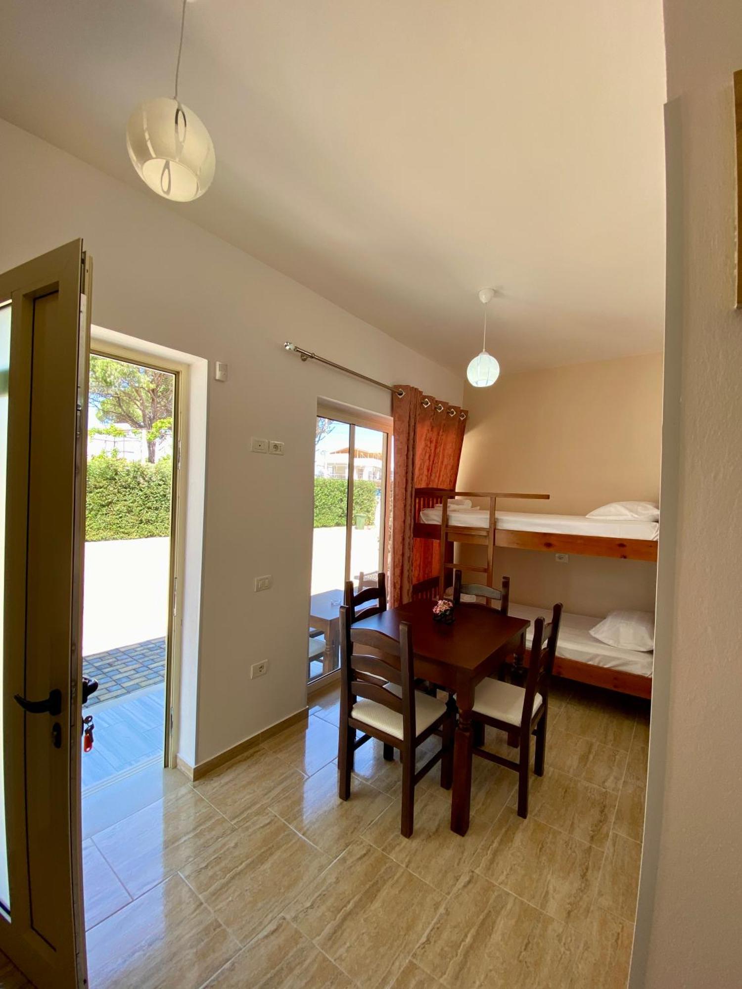 Holiday Cabins Vlore Feriehus
