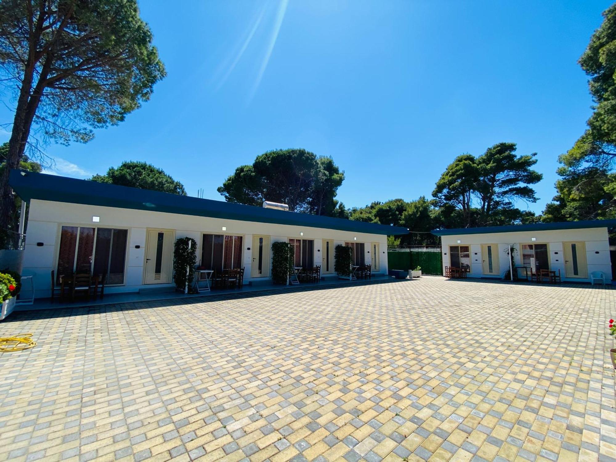 Holiday Cabins Vlore Feriehus Vlorë