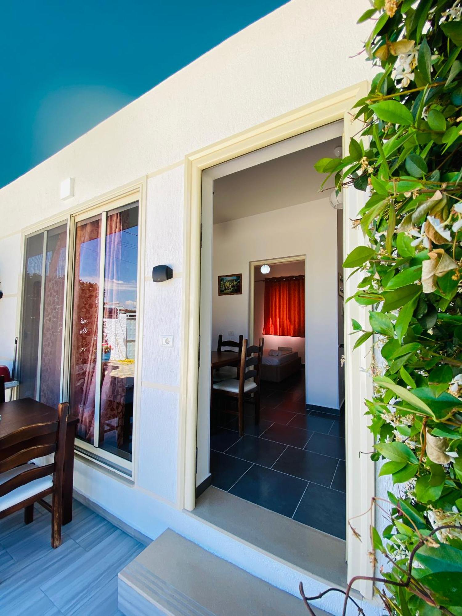 Holiday Cabins Vlore Feriehus